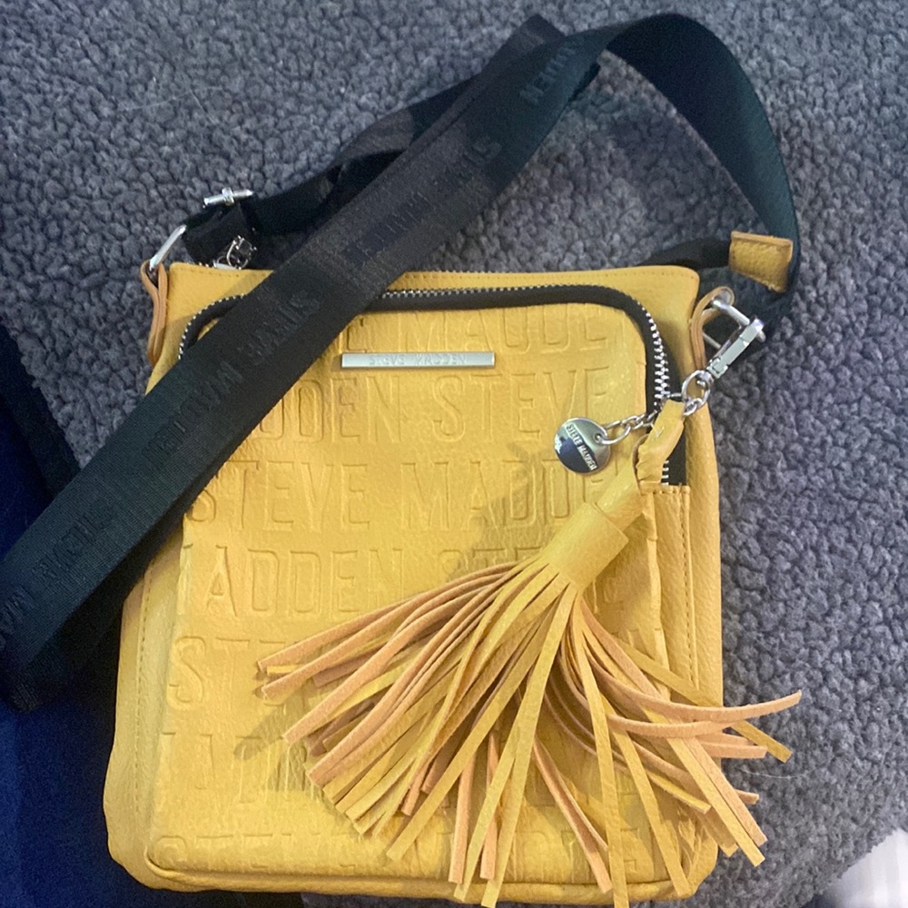 Steve Madden crossbody - used once. No stains. Beautiful